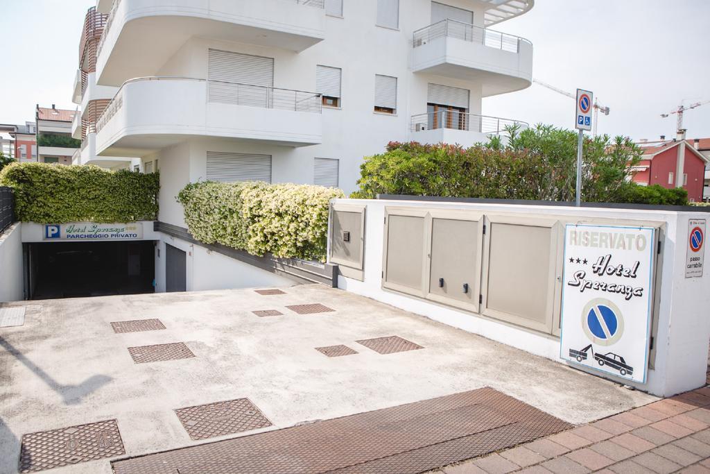 Hotel Speranza Lido di Jesolo Bagian luar foto